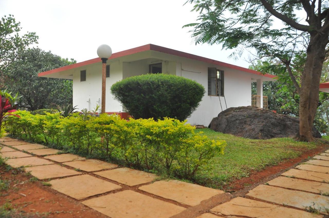 Koyna Lake Resort Koynanagar エクステリア 写真