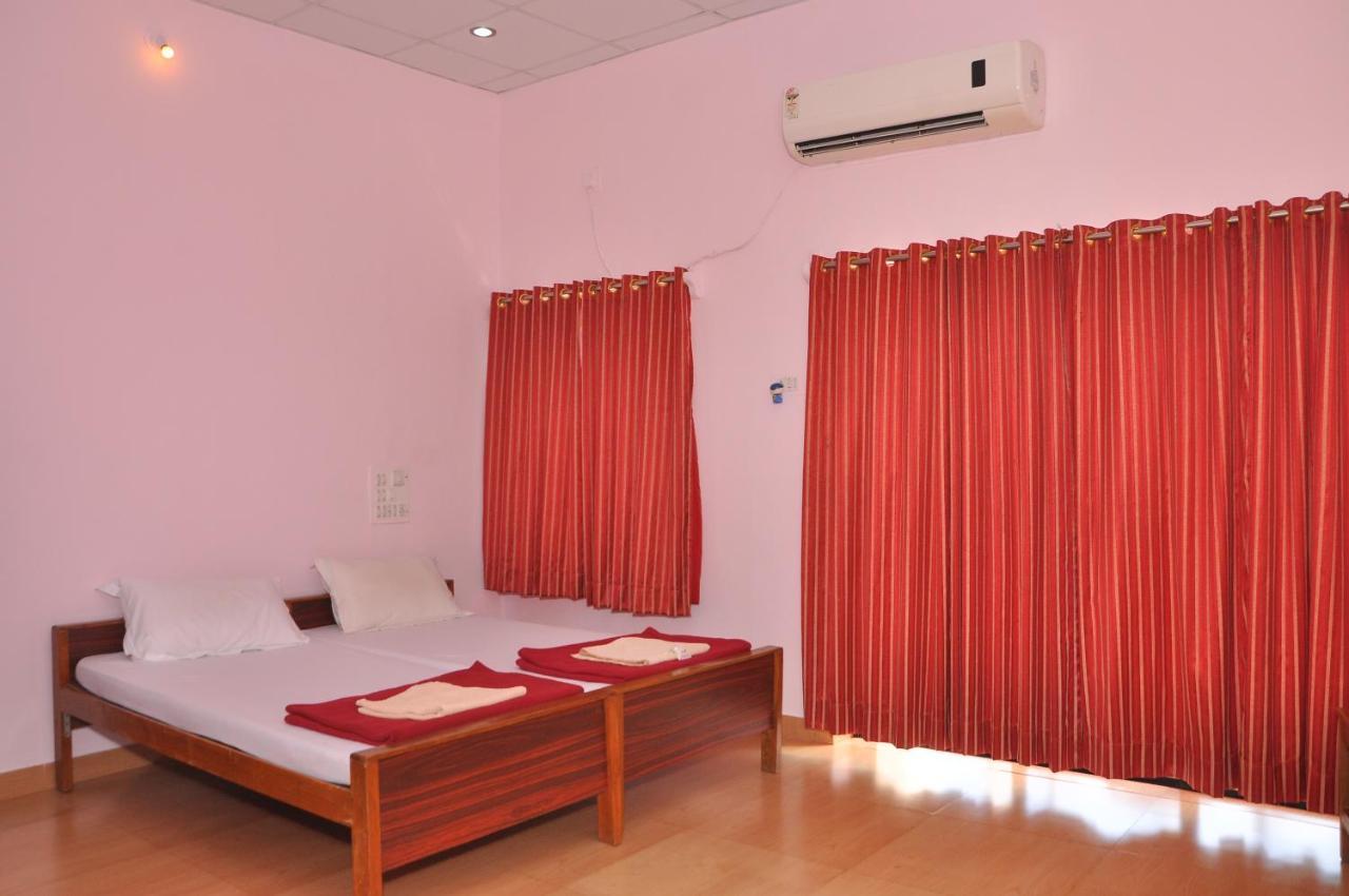 Koyna Lake Resort Koynanagar エクステリア 写真